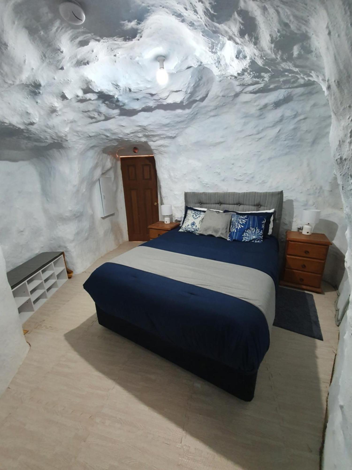 Fossickers Den Dugout Accommodation White Cliffs المظهر الخارجي الصورة